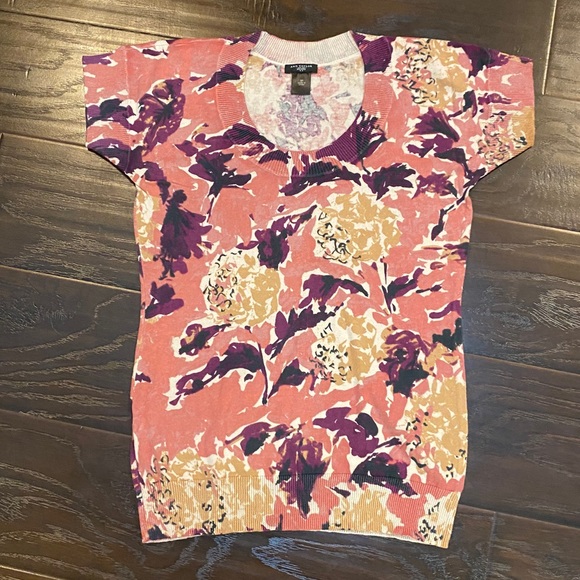 Like New Ann Taylor Floral Short Sleeve Sweater SP - Picture 1 of 6